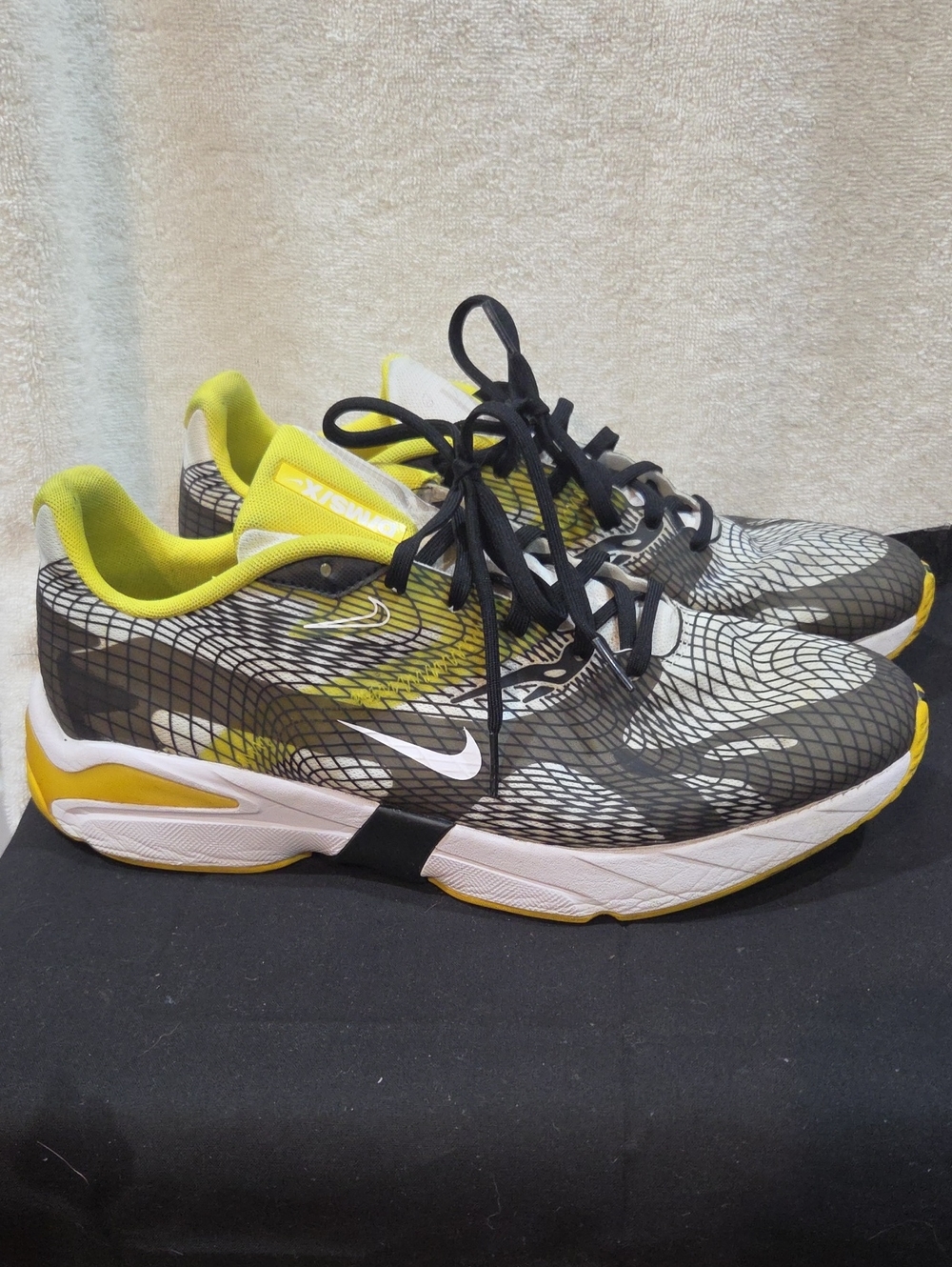 NIKE GHOSWIFT D/MS/X DYNAMIC YELLOW SNEAKERS